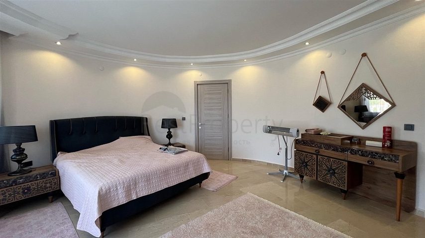 Меблированная вилла с видом на море в живописном районе Каргыджак