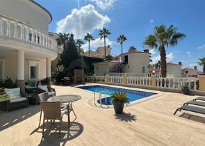 Меблированная вилла с видом на море в живописном районе Каргыджак