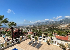 Меблированная вилла с видом на море в живописном районе Каргыджак