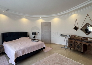 Меблированная вилла с видом на море в живописном районе Каргыджак