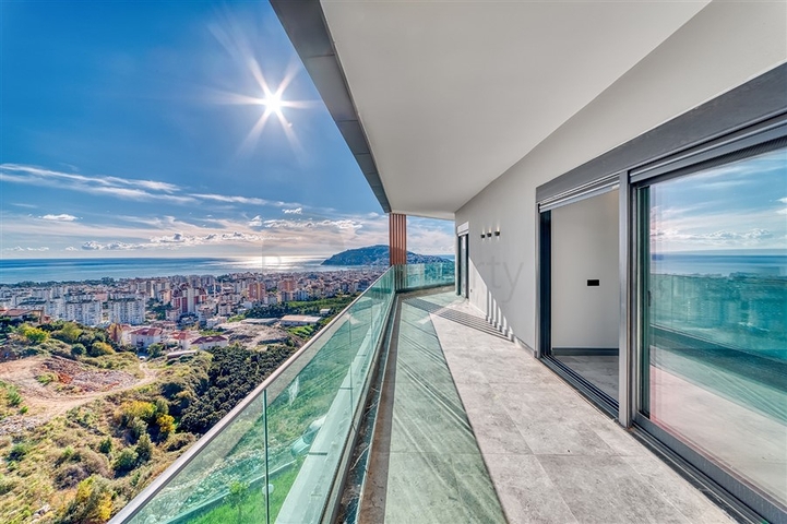 Современная роскошная вилла в центре Джикджилли с панорамным видом на море