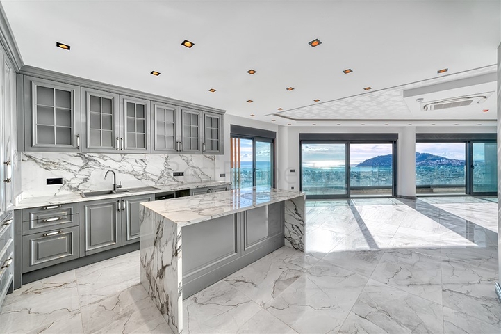 Современная роскошная вилла в центре Джикджилли с панорамным видом на море