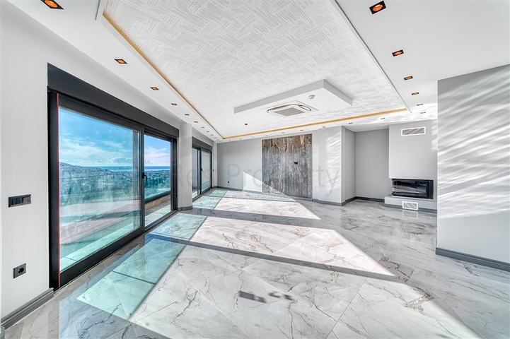 Современная роскошная вилла в центре Джикджилли с панорамным видом на море