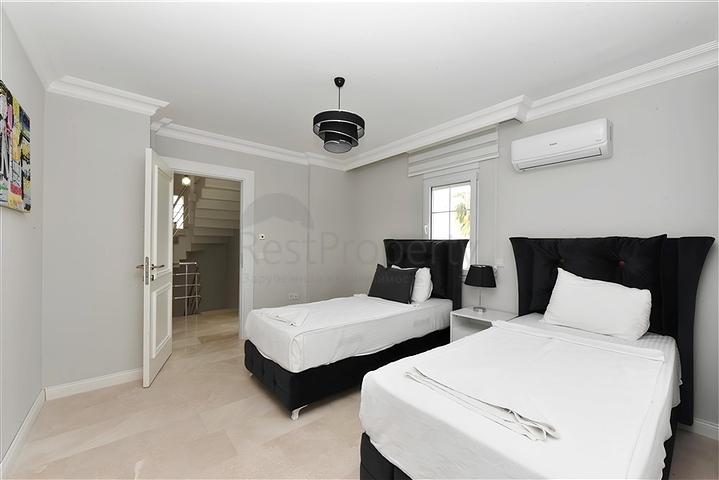 Вилла класса люкс с панорамным видом и полной инфраструктурой в сердце природы