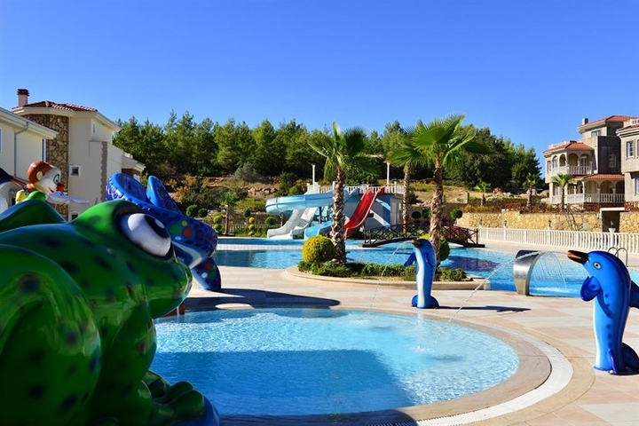 Вилла класса люкс с панорамным видом и полной инфраструктурой в сердце природы