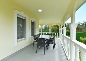 Вилла класса люкс с панорамным видом и полной инфраструктурой в сердце природы