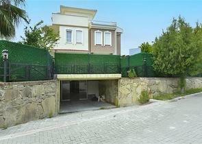 Вилла класса люкс с панорамным видом и полной инфраструктурой в сердце природы