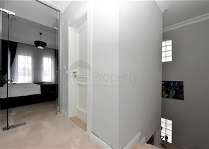 Вилла класса люкс с панорамным видом и полной инфраструктурой в сердце природы