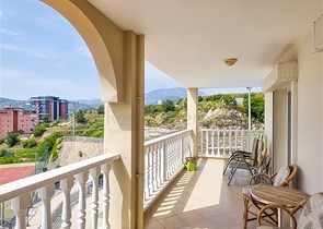 Просторная квартира 2+1 с видом на море в тихом районе Алании 