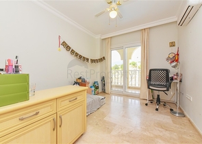 Просторная квартира 2+1 с видом на море в тихом районе Алании 