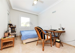 Просторная квартира 2+1 с видом на море в тихом районе Алании 