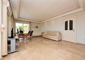 Просторная квартира 2+1 с видом на море в тихом районе Алании 