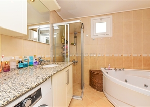 Просторная квартира 2+1 с видом на море в тихом районе Алании 