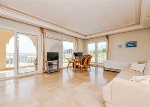 Просторная квартира 2+1 с видом на море в тихом районе Алании 