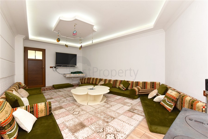 Просторная вилла 11+2 с частным участком и панорамным видом на море