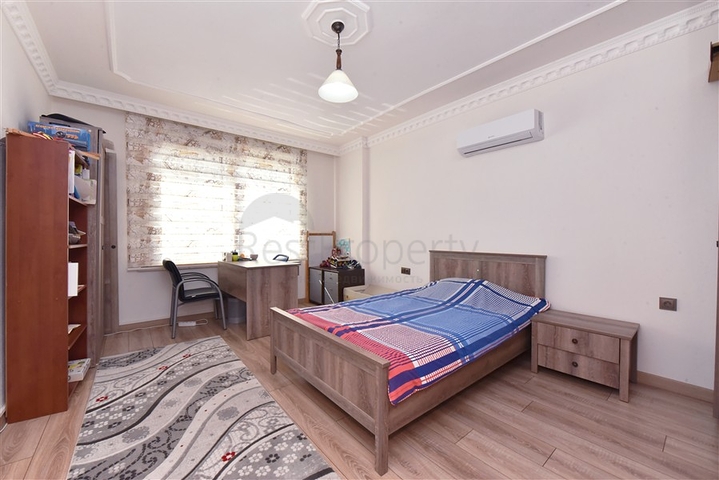 Просторная вилла 11+2 с частным участком и панорамным видом на море