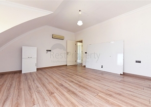 Просторная вилла 11+2 с частным участком и панорамным видом на море