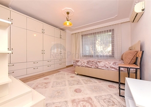 Просторная вилла 11+2 с частным участком и панорамным видом на море