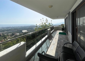 Просторная вилла 11+2 с частным участком и панорамным видом на море