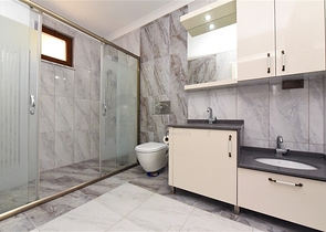 Просторная вилла 11+2 с частным участком и панорамным видом на море