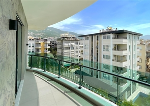 Стильный пентхаус в центре Аланьи — для комфортной аренды у моря