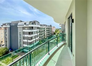 Современный пентхаус 2+1 в аренду в центре Аланьи — всего в 150 метрах от моря