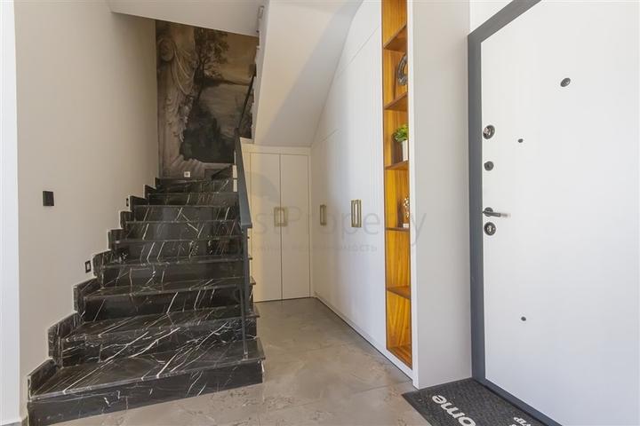 Роскошный пентхаус с видом на море в 50 метрах от моря