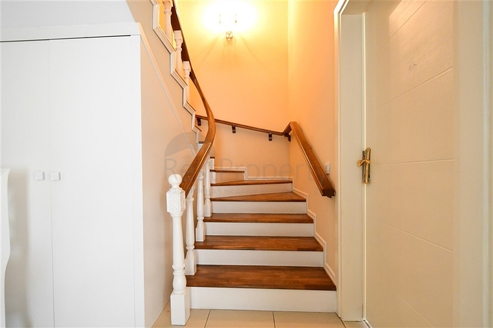 Просторный пентхаус в зелёном районе Оба