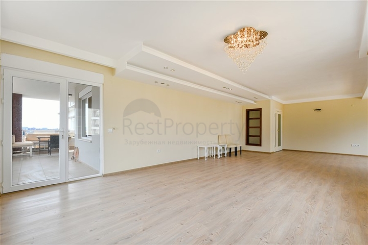 Просторный пентхаус в зелёном районе Оба