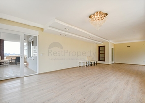 Просторный пентхаус в зелёном районе Оба