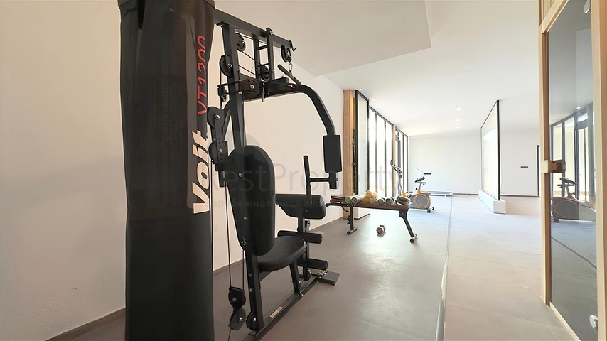 Современный дуплекс 2+1 с садом в комплексе у моря 