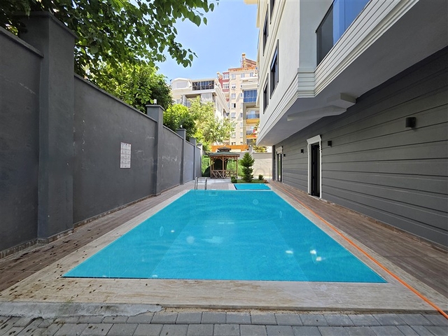 Просторный дуплекс 3+1 в центре Аланьи — стиль, комфорт и шаговая доступность до моря