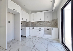 Просторный дуплекс 3+1 в центре Аланьи — стиль, комфорт и шаговая доступность до моря