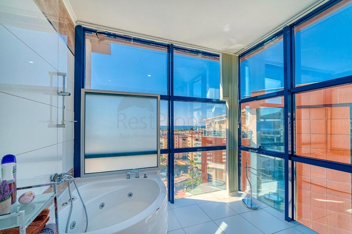 Элегантный пентхаус с видом на море в сердце Аланьи