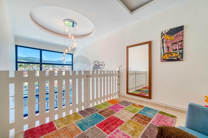 Элегантный пентхаус с видом на море в сердце Аланьи