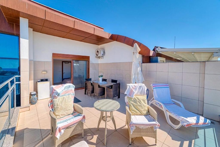 Элегантный пентхаус с видом на море в сердце Аланьи