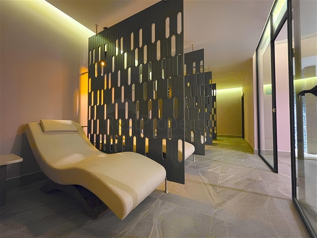 Роскошная квартира у моря с развитой инфраструктурой в Тюрклере