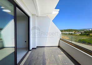 Роскошная квартира у моря с развитой инфраструктурой в Тюрклере