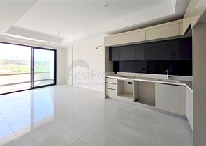 Роскошная квартира у моря с развитой инфраструктурой в Тюрклере