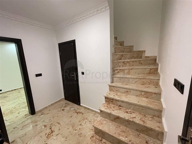 Уютная вилла с большим участком — комфорт и тишина в окружении природы