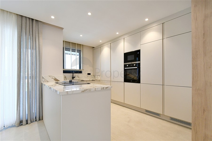 Просторная меблированная квартира 2+1 рядом с морем — идеальный вариант для жизни и отдыха