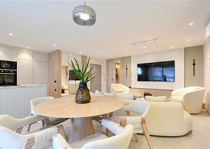 Просторная меблированная квартира 2+1 рядом с морем — идеальный вариант для жизни и отдыха