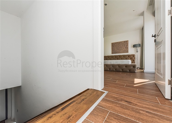 Современная вилла с морским видом в окружении природы и премиального комфорта