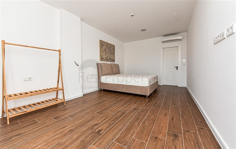 Современная вилла с морским видом в окружении природы и премиального комфорта