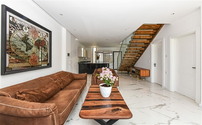 Современная вилла с морским видом в окружении природы и премиального комфорта