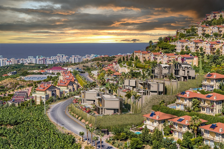 Современная вилла с морским видом в окружении природы и премиального комфорта