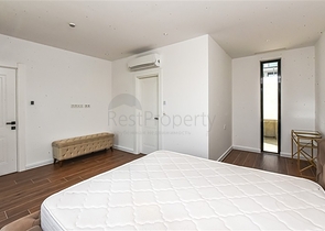 Современная вилла с морским видом в окружении природы и премиального комфорта