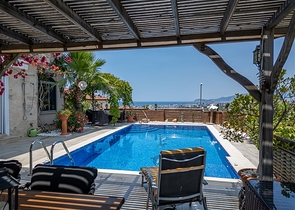 Идеальный дом у моря: просторная вилла с видом на Средиземное море