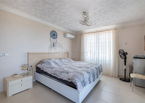 Идеальный дом у моря: просторная вилла с видом на Средиземное море