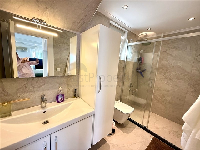 Просторная меблированная вилла с террасой в окружении природы Просторная меблированная вилла с террасой в окружении природы